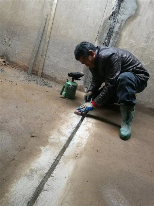 PTN材料應(yīng)用于銅川桃曲波灌區(qū)老渠道伸縮縫